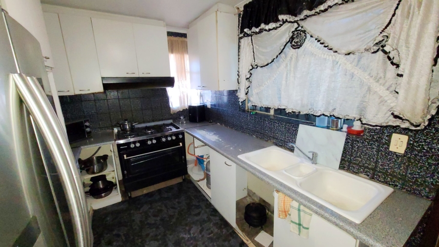 5 Bedroom Property for Sale in Kleinvlei Western Cape